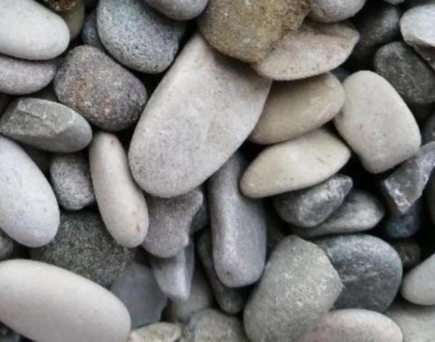 Где заказать гальку и каменную крошку с доставкой?  в Донецке